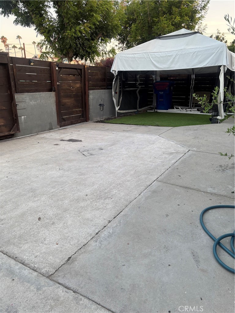 5820 Cimarron Street