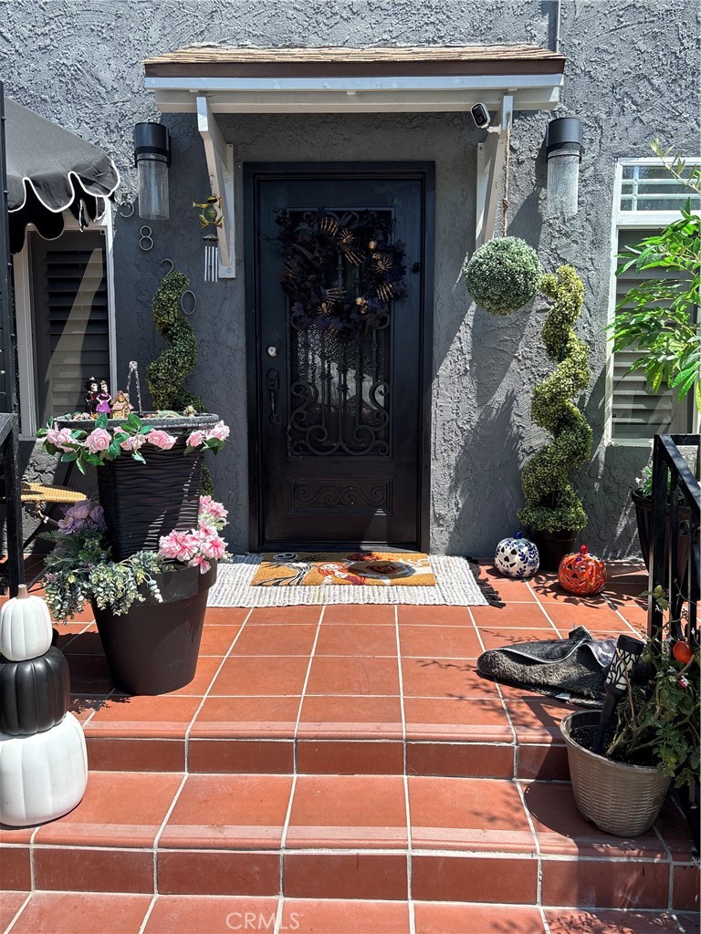 5820 Cimarron Street