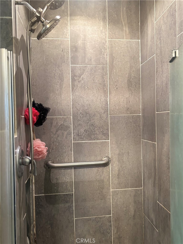 5820 Cimarron Street