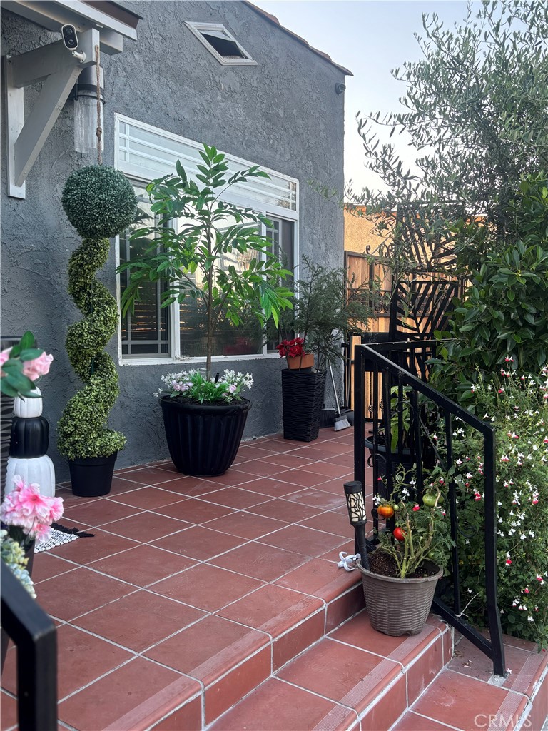 5820 Cimarron Street