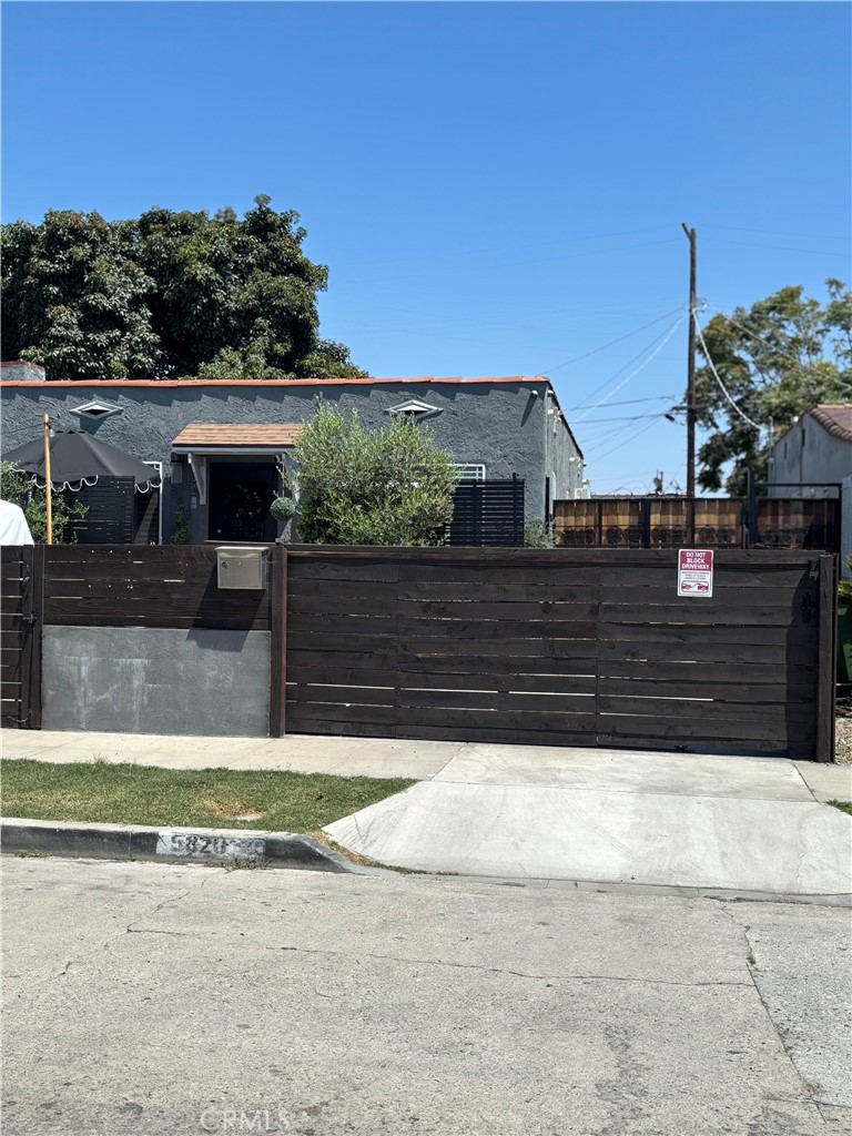 5820 Cimarron Street