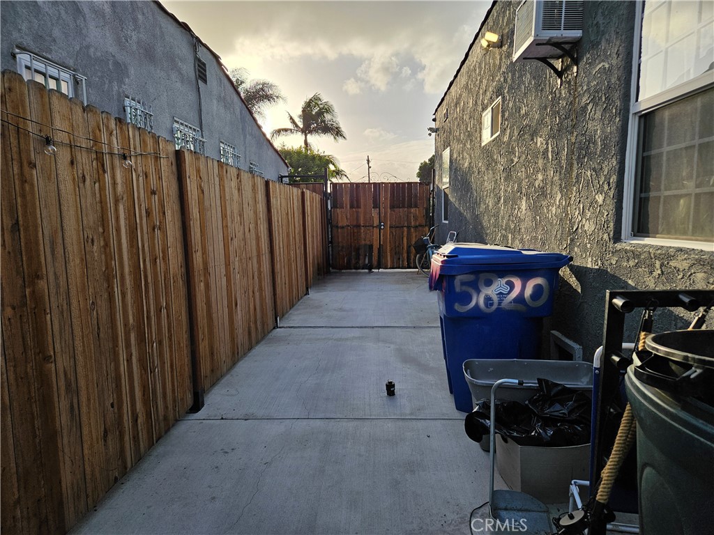 5820 Cimarron Street