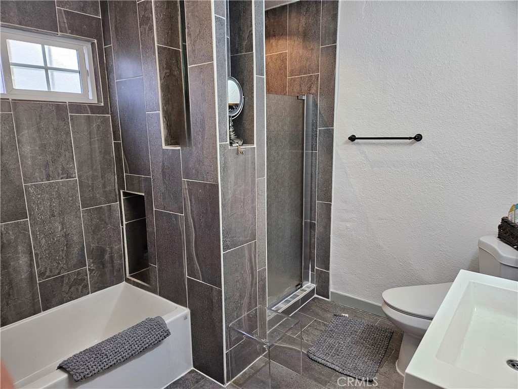 5820 Cimarron Street