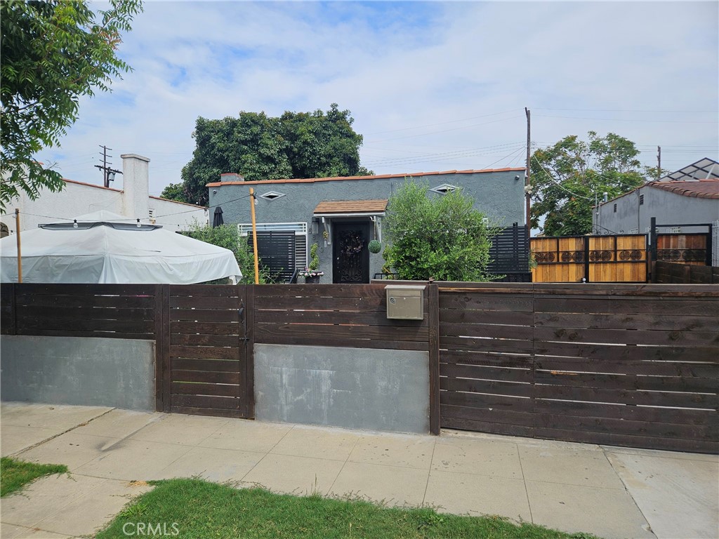 5820 Cimarron Street