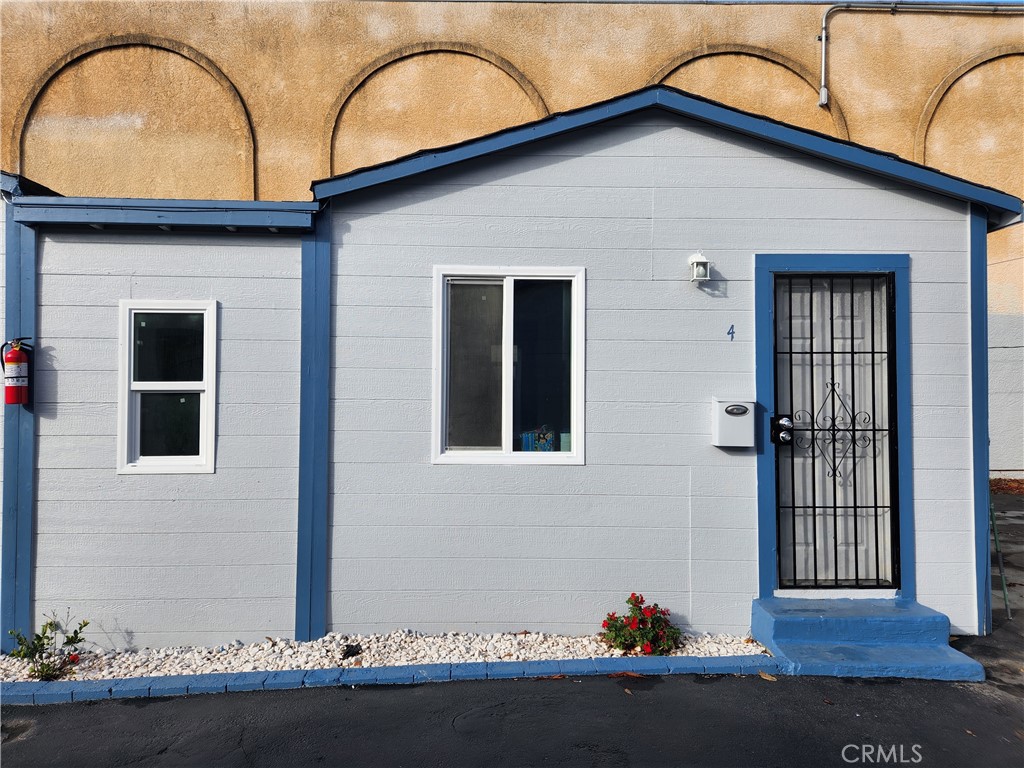3713 W Imperial 4