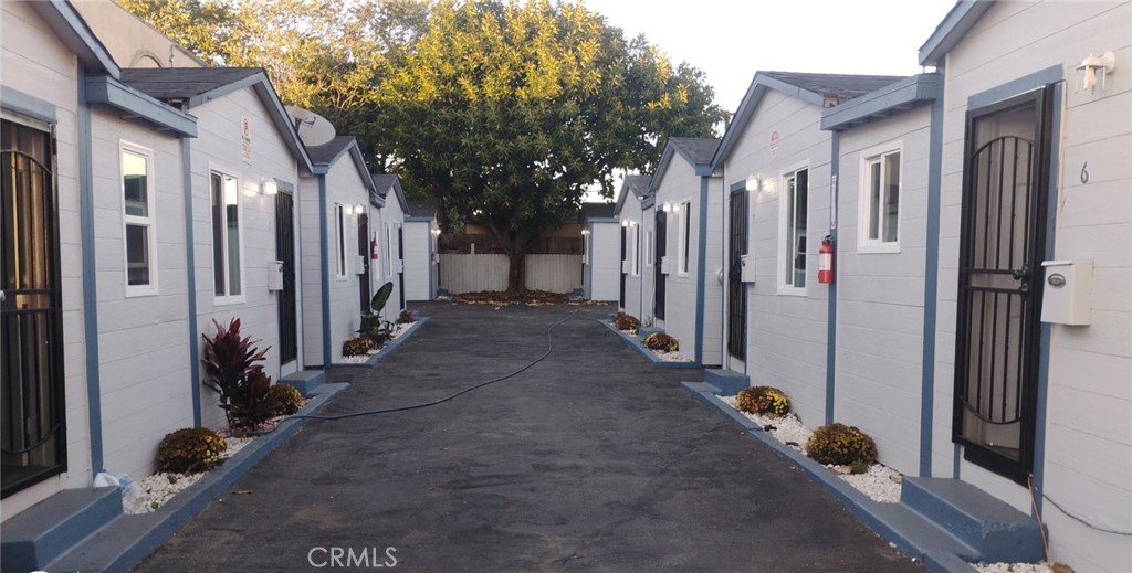 3713 W Imperial 5