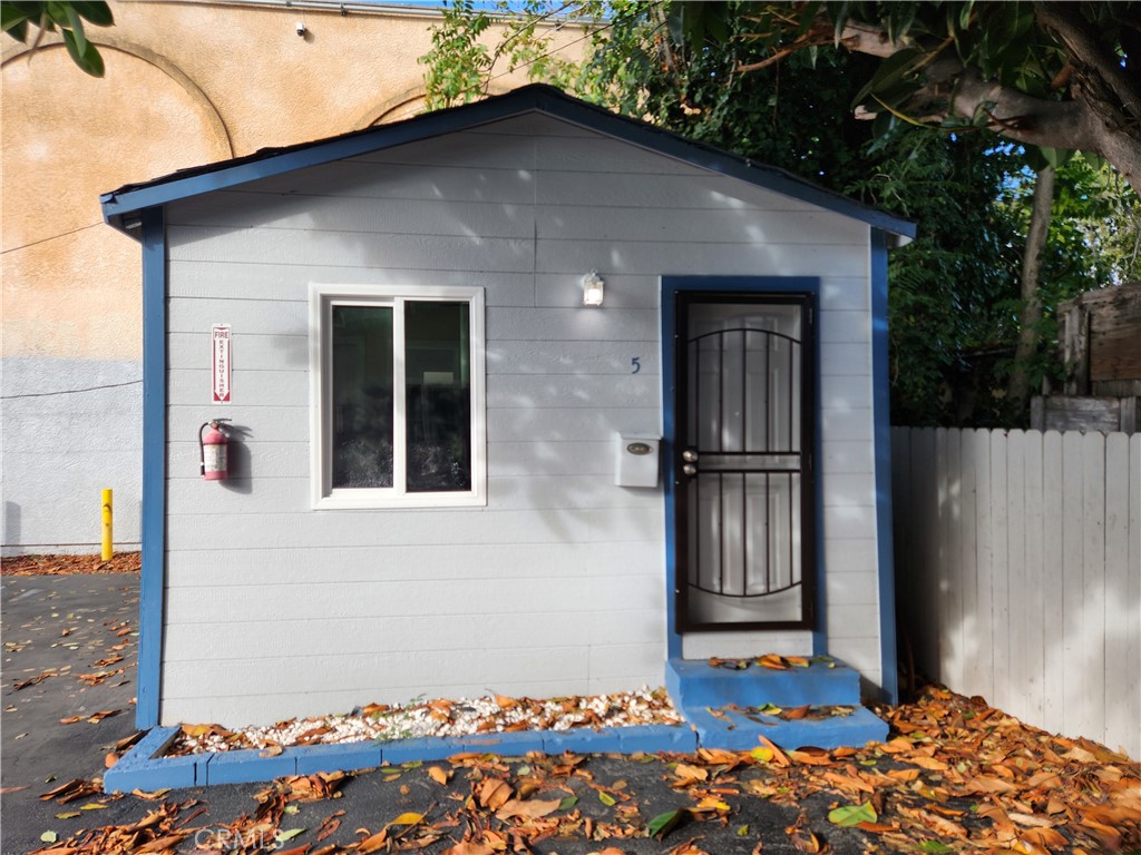 3713 W Imperial 5