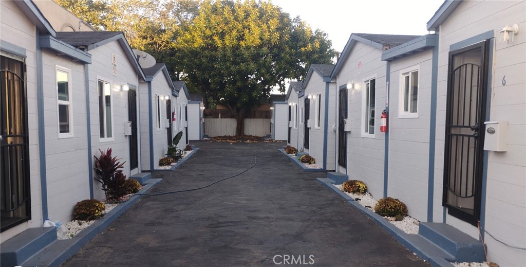 3717 W Imperial 10