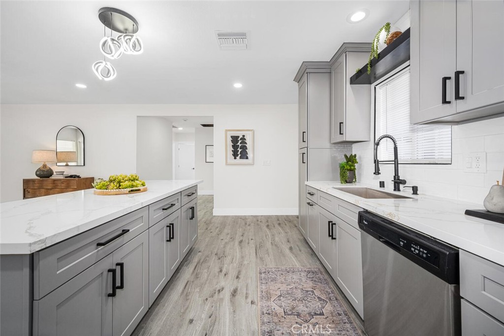 2612 Manhattan Beach