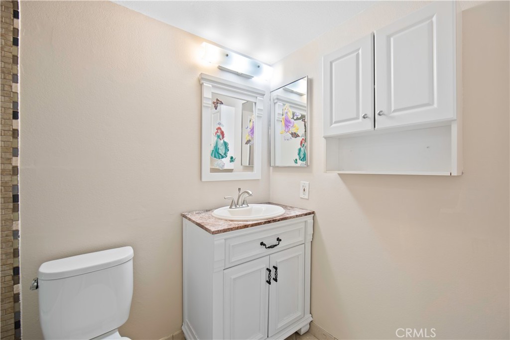 1381 S Walnut Street 2008