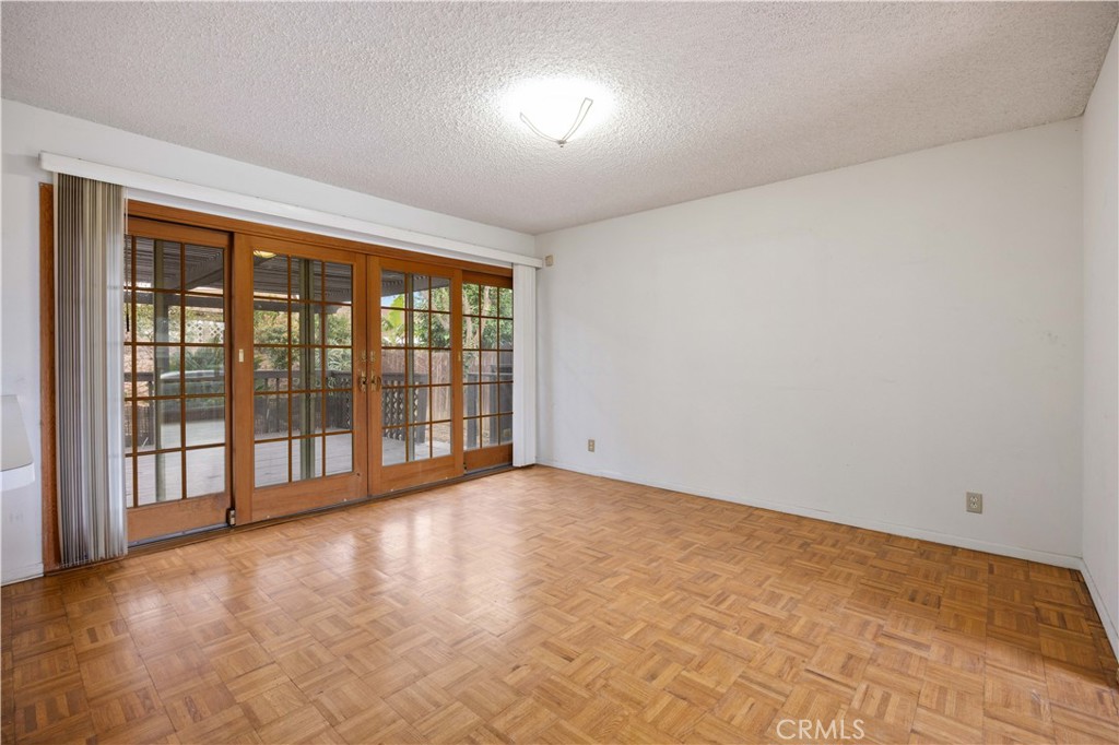 3102 Warren Lane