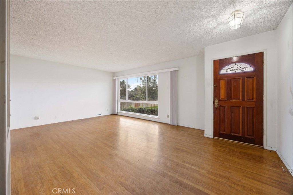 3102 Warren Lane