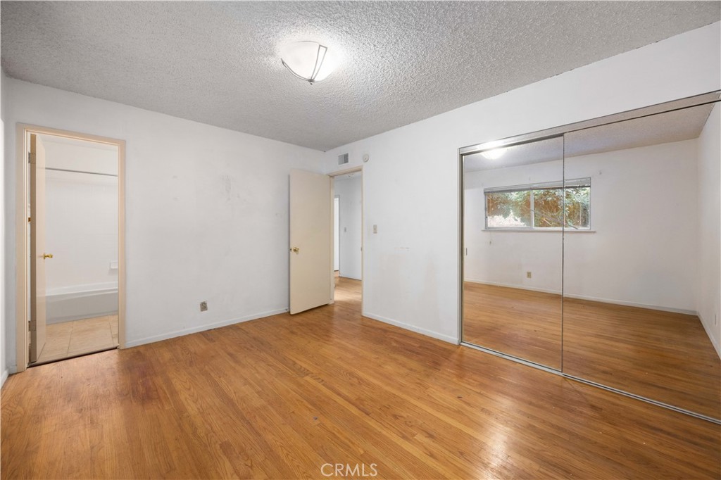 3102 Warren Lane