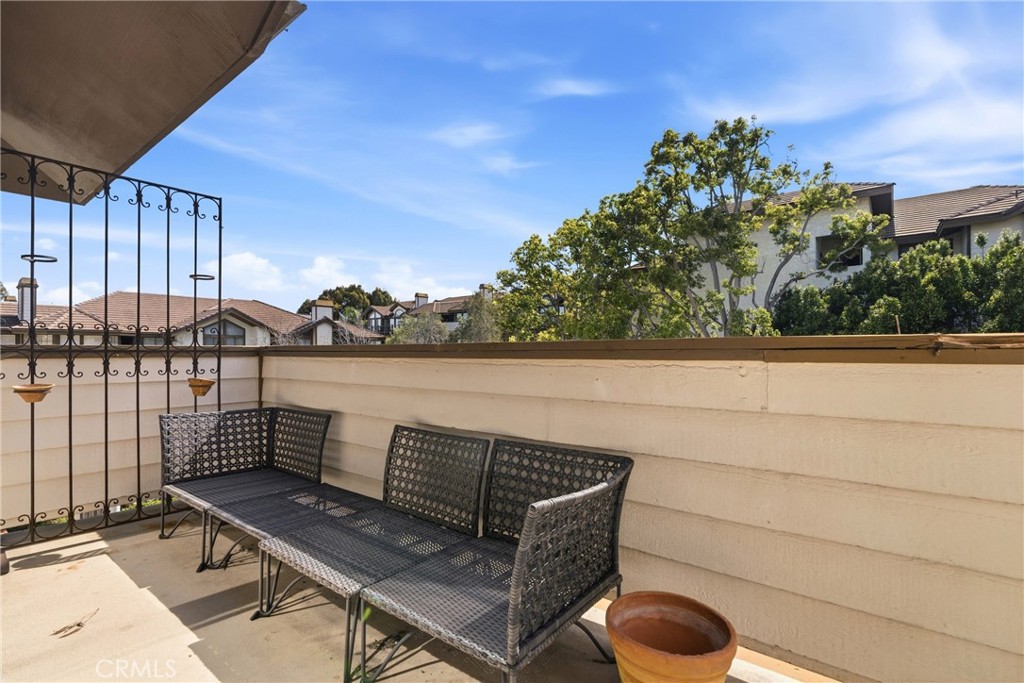 2571 Plaza Del Amo