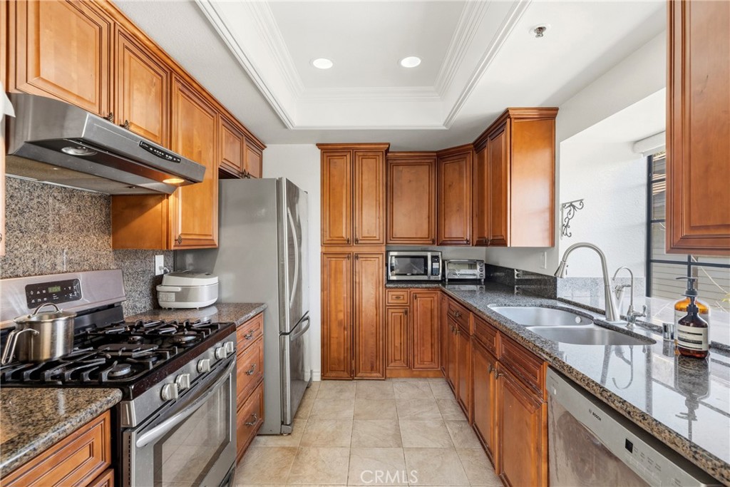 2571 Plaza Del Amo