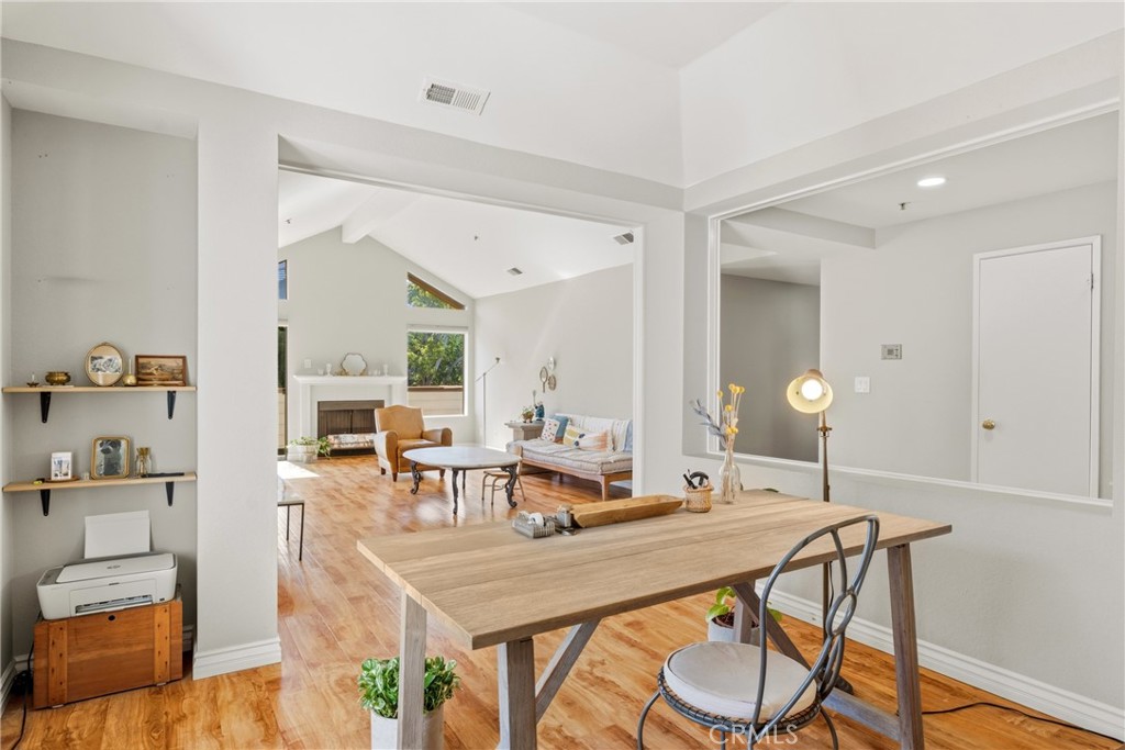 2571 Plaza Del Amo