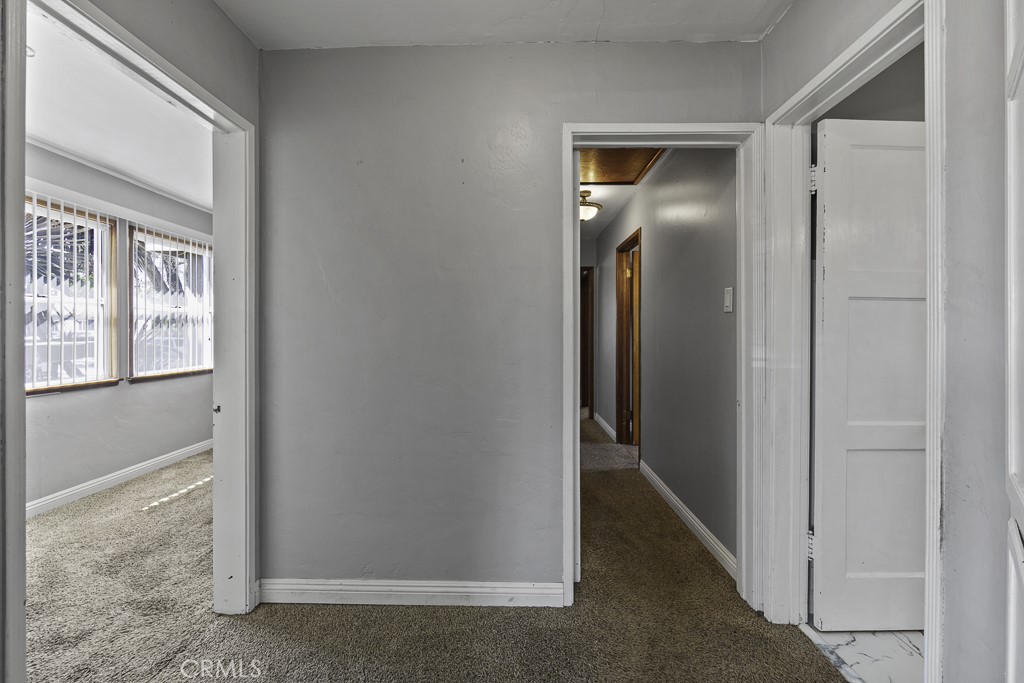 1659 E Plymouth