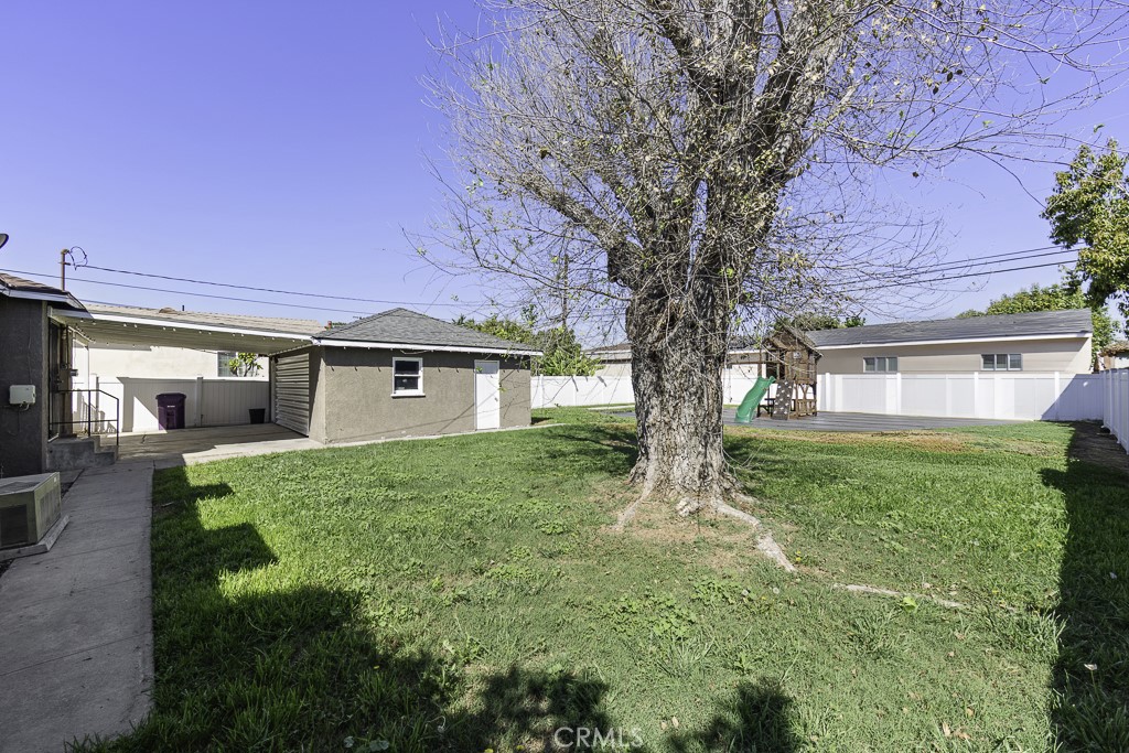 1659 E Plymouth