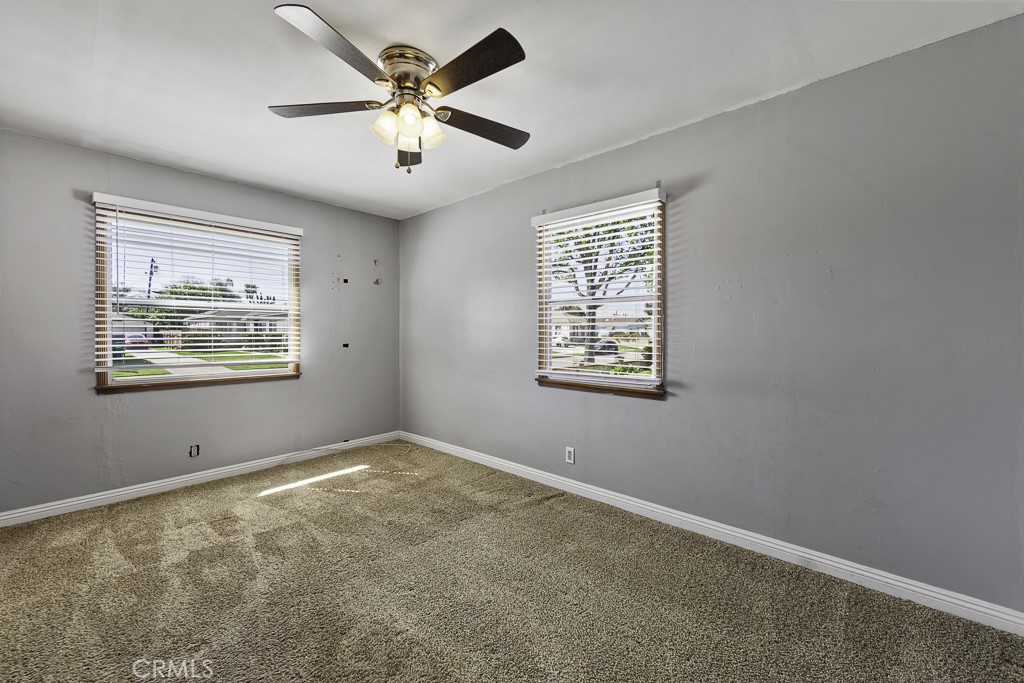 1659 E Plymouth