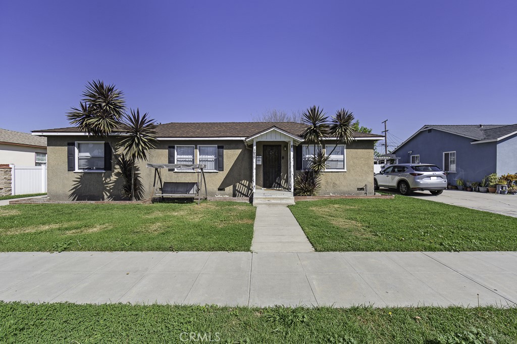 1659 E Plymouth