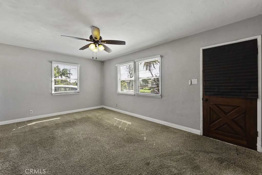 1659 E Plymouth