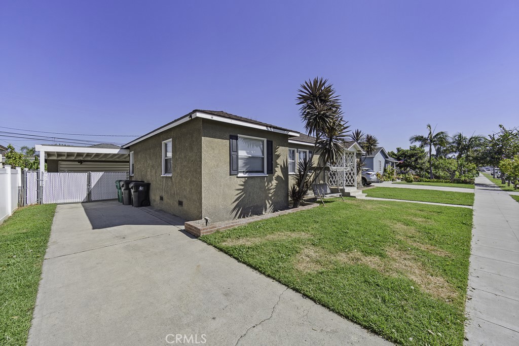 1659 E Plymouth