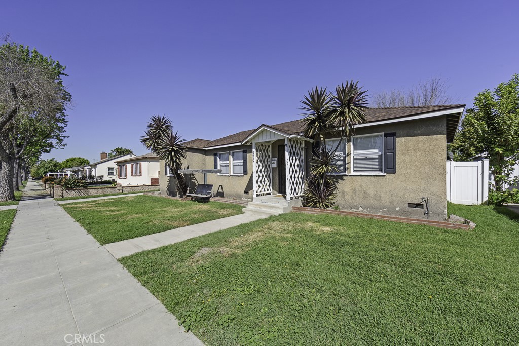 1659 E Plymouth