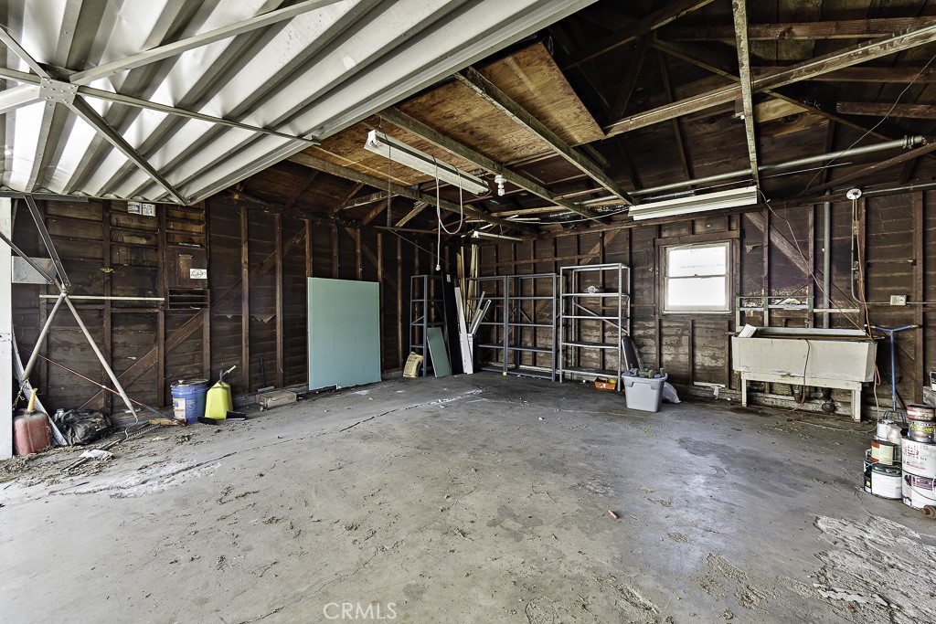 1659 E Plymouth