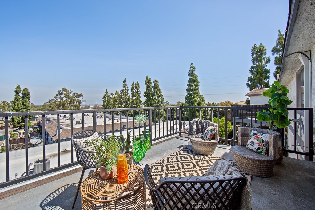 2599 Walnut Avenue 331