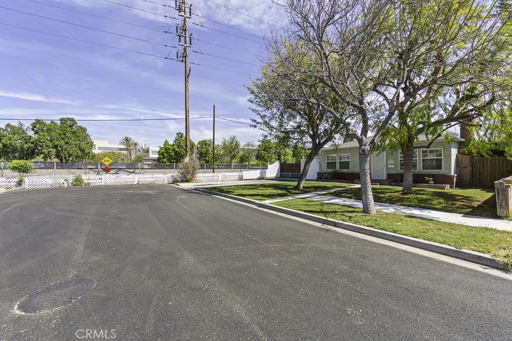 1832 N Brighton