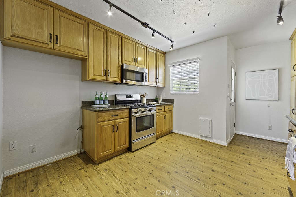 1832 N Brighton