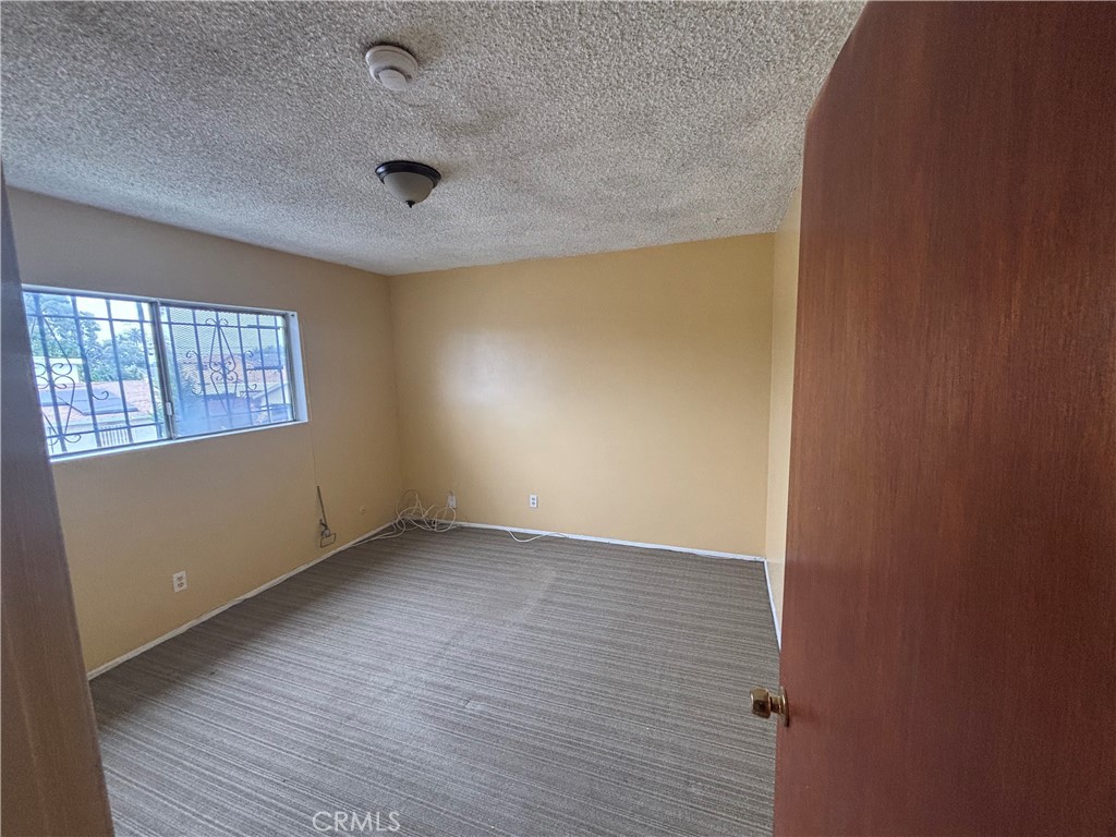 8868 S Wall St