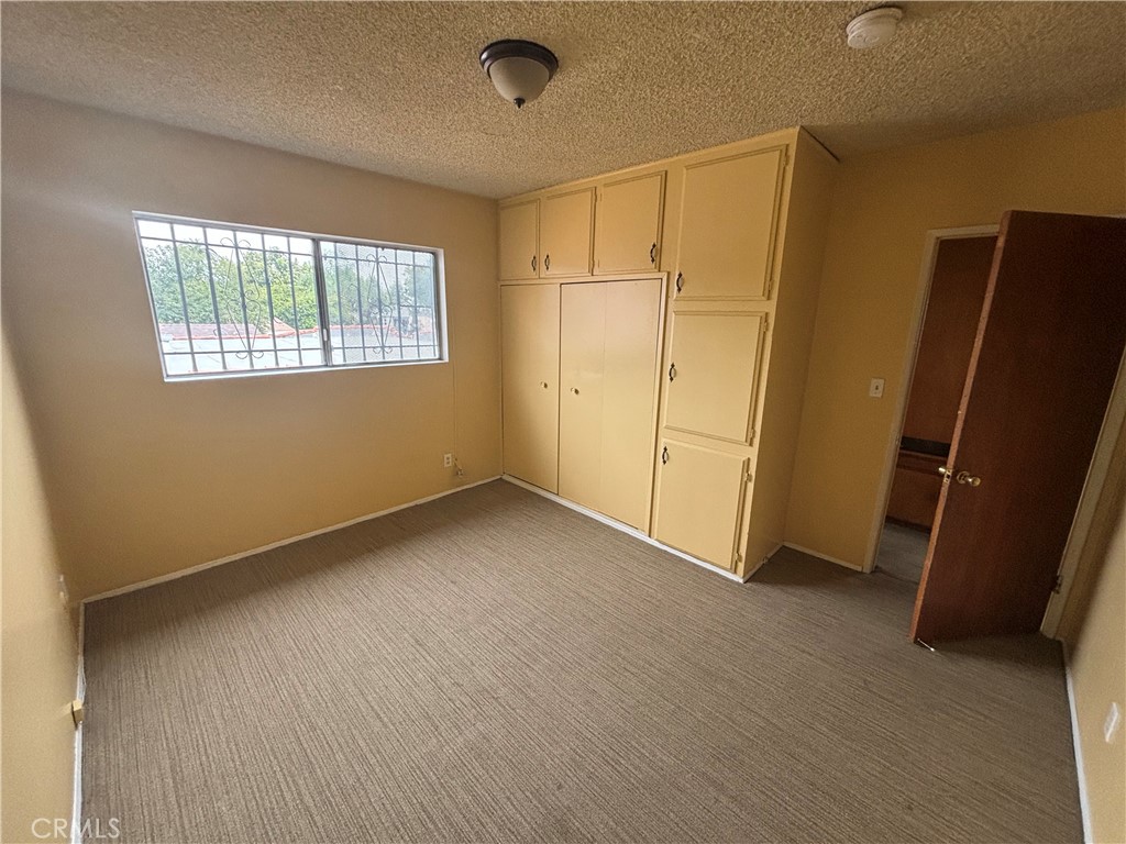 8868 S Wall St