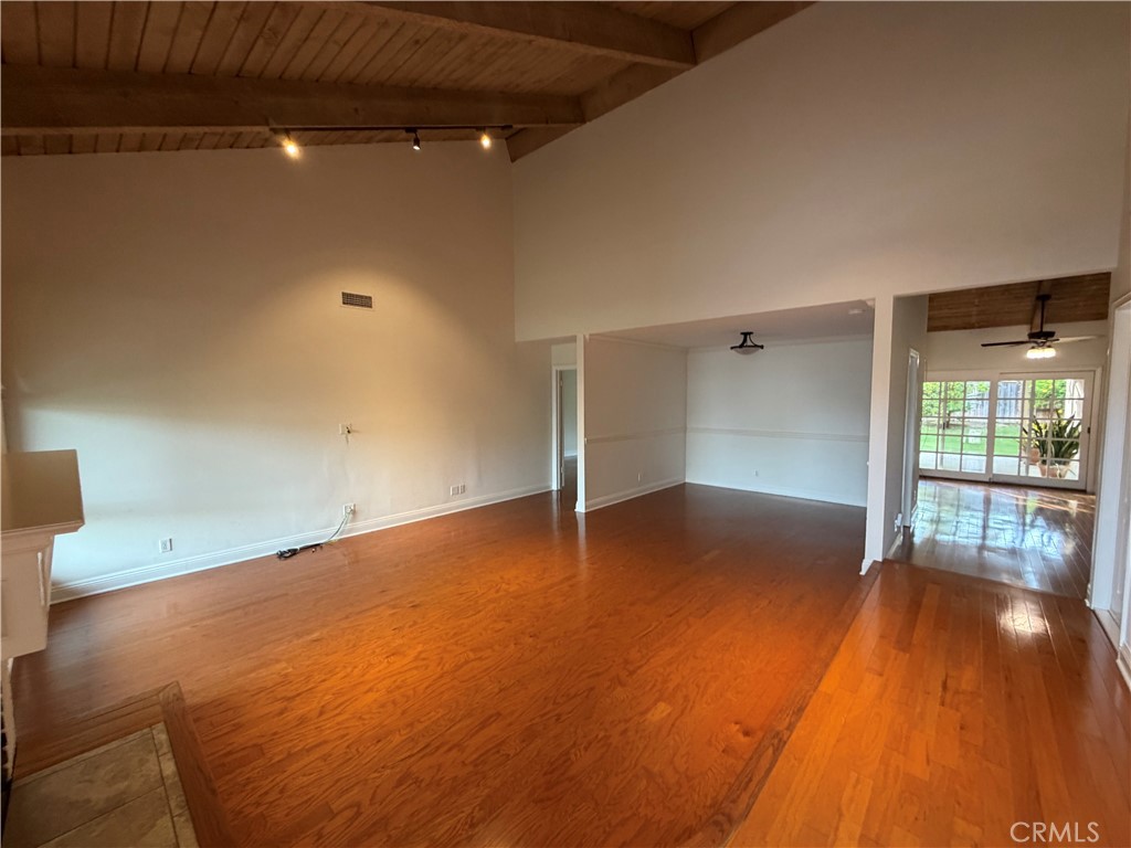 24961 El Caballo