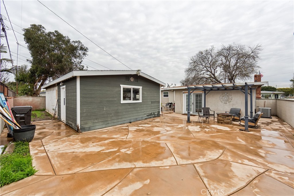 2335 Carfax Avenue