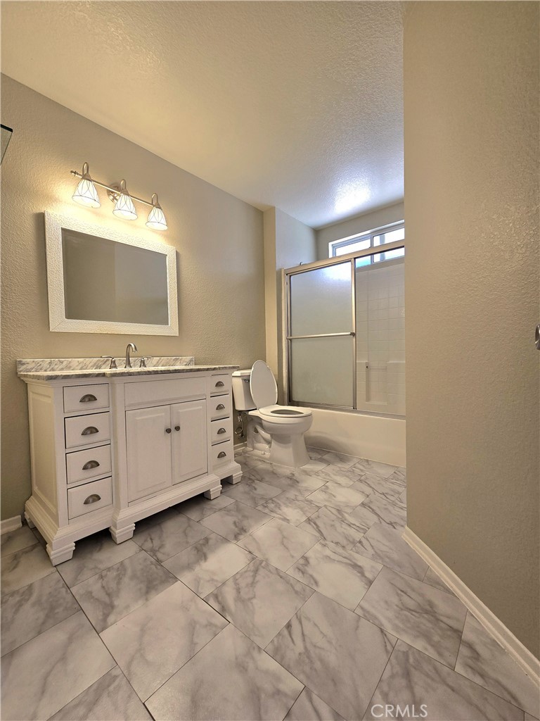 3121 Crowne Drive