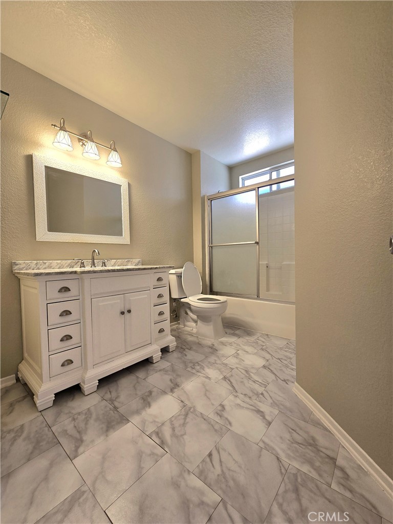 3121 Crowne Drive