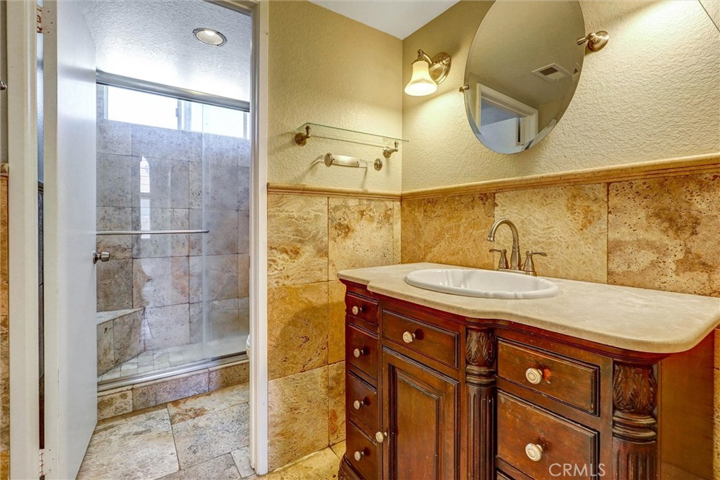 3121 Crowne Drive