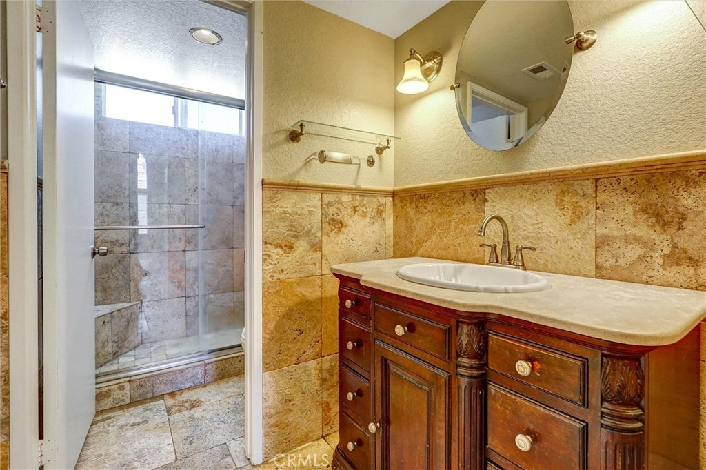 3121 Crowne Drive