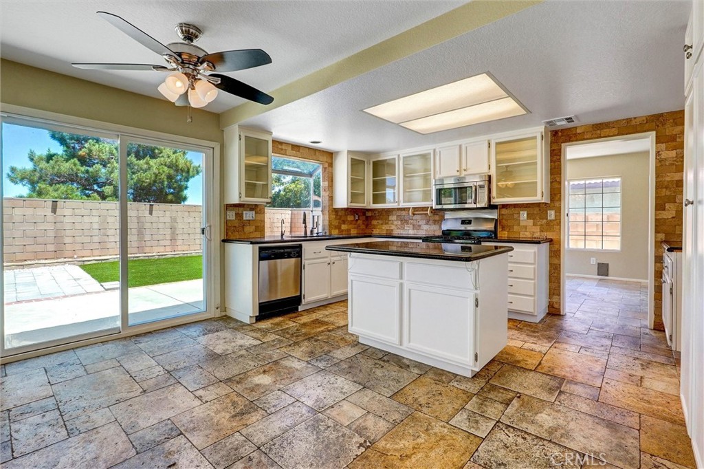 3121 Crowne Drive