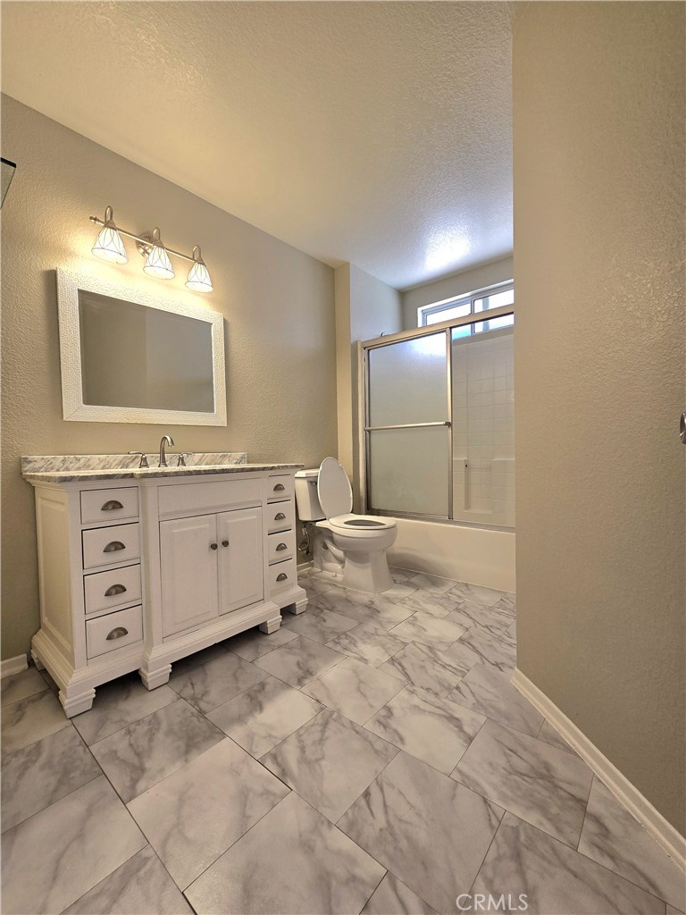 3121 Crowne Drive