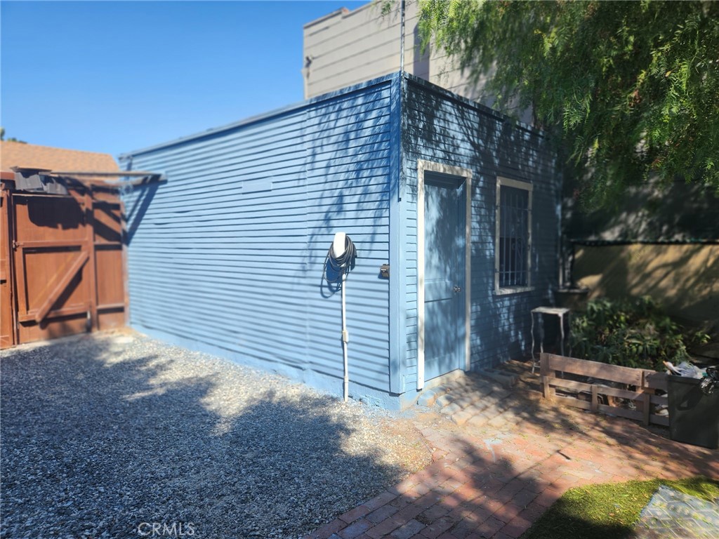380 10th St, W