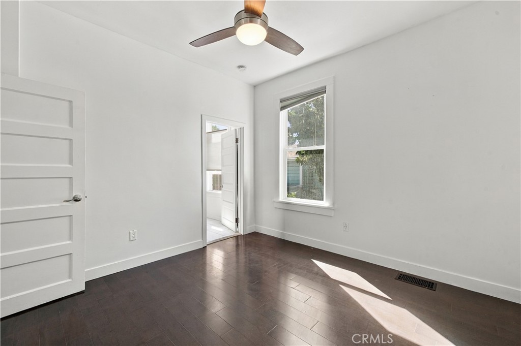 380 10th St, W