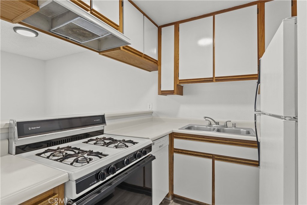 610 E Harvard Road 3