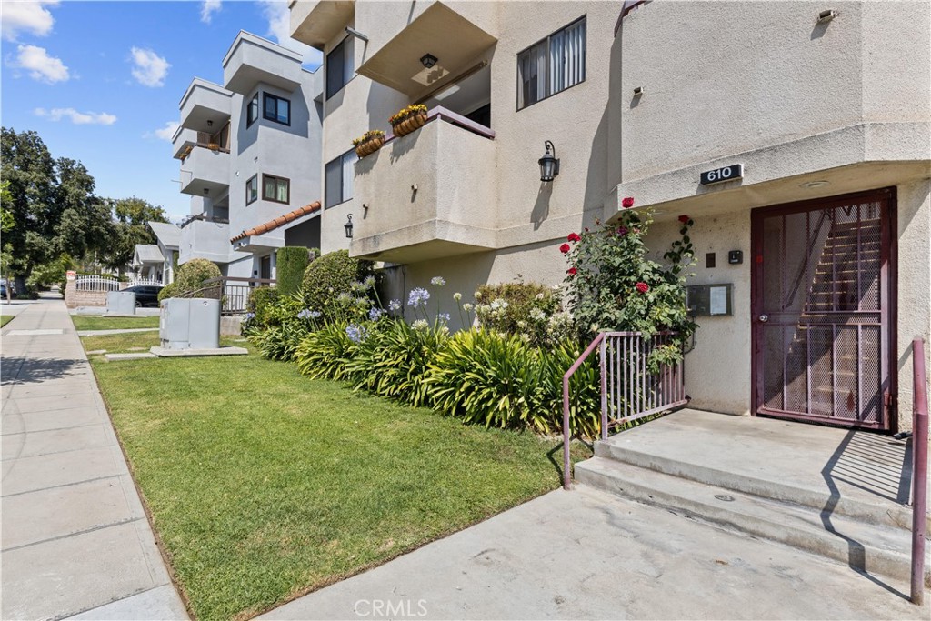 610 E Harvard Road 3
