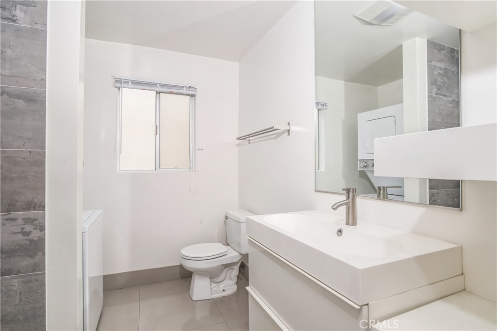 811 6th Street 204
