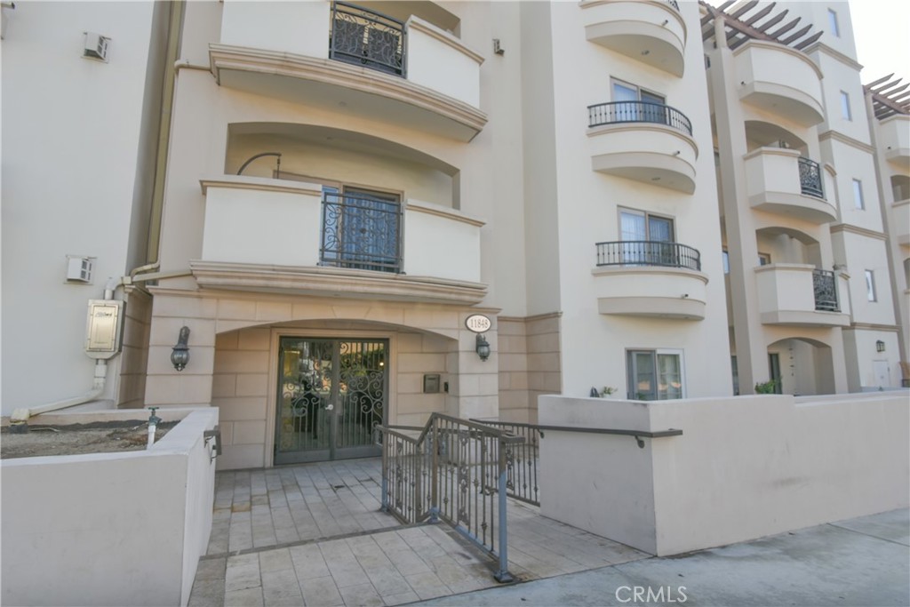 11848 Kiowa Avenue 302