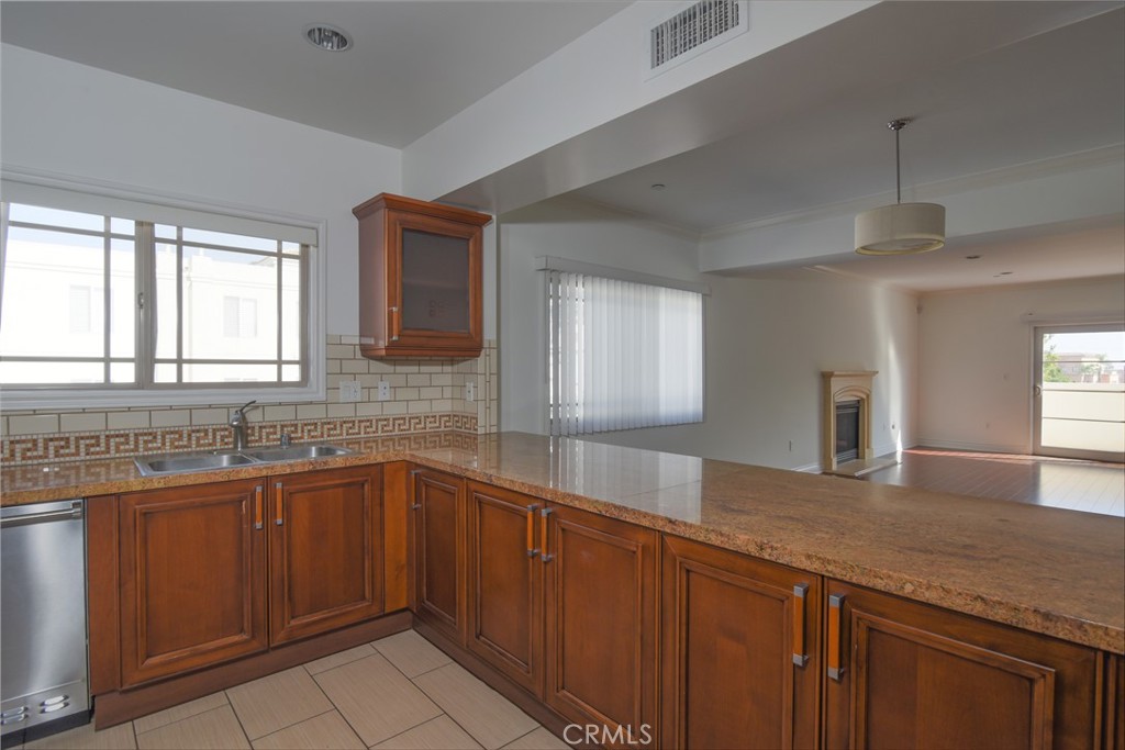 11848 Kiowa Avenue 302