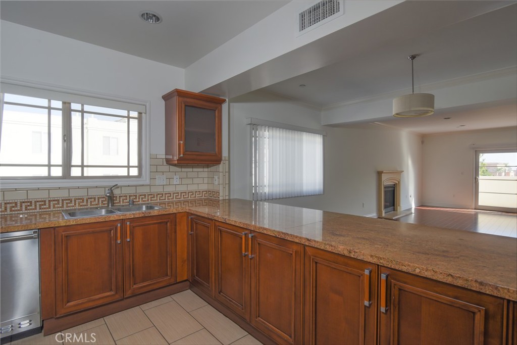 11848 Kiowa Avenue 302