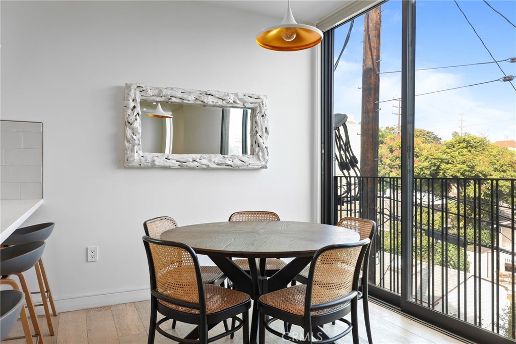 2432 Penmar Avenue 204